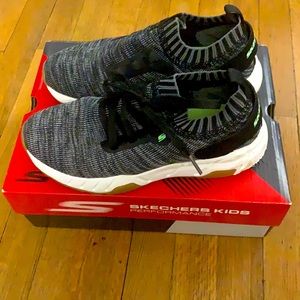 Kid’s Skechers shoes size 3